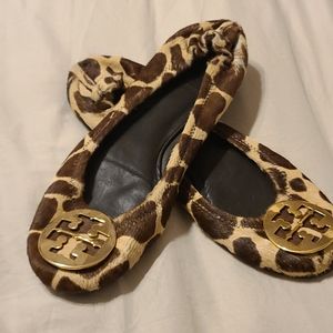 Giraffe printed Tory Burch Reva flats 10M
